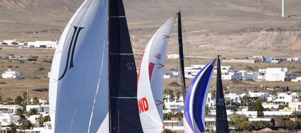 <strong>Champagne start for the RORC Transatlantic Race</strong>