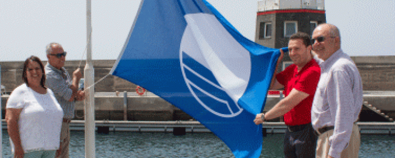 ONDEA LA BANDERA AZUL NÚMERO 23 EN PUERTO CALERO