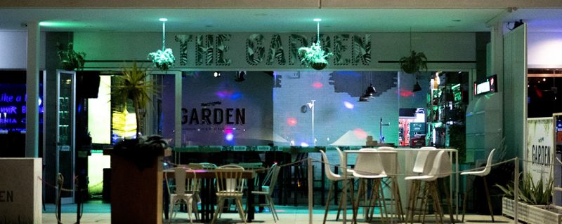 thegarden-pub-copas-marina-lanzarote-noche.jpg