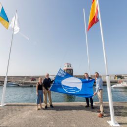 Puerto Calero iza su trigésima Bandera Azul y reafirma su liderazgo en sostenibilidad en Lanzarote