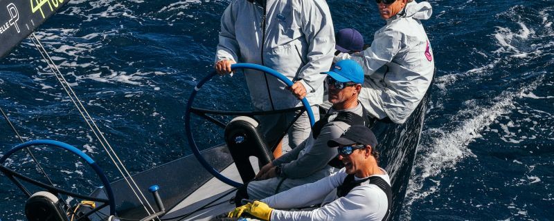 LA 44CUP CALERO MARINAS VIVE UNA INTENSA SEGUNDA JORNADA MARCADA POR EL VIENTO Y LA TÉCNICA