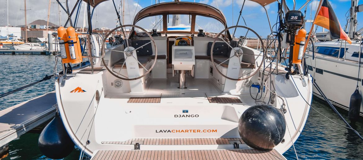 Lava charter barcos